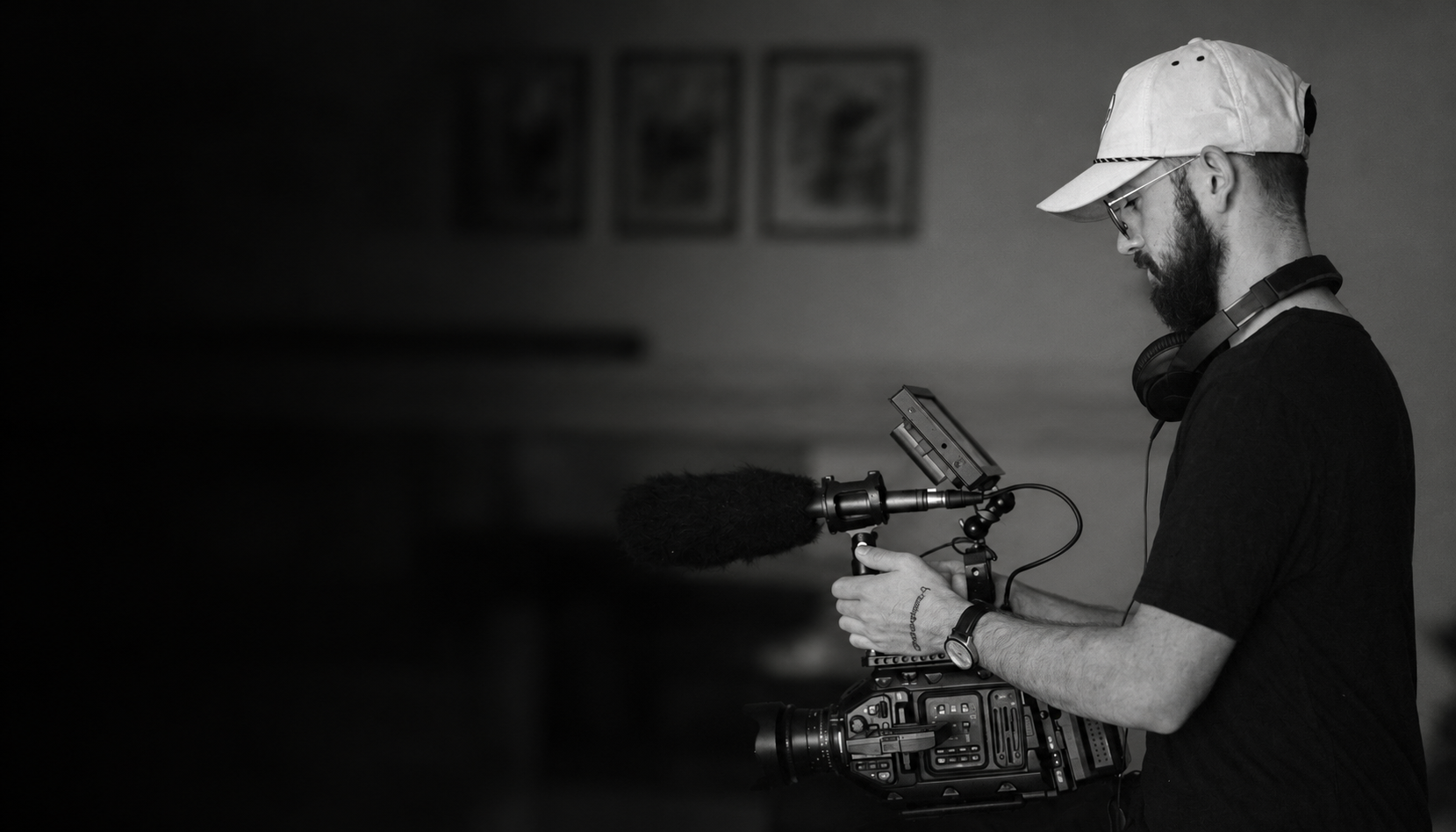 Jacob Roper behind the camera on set